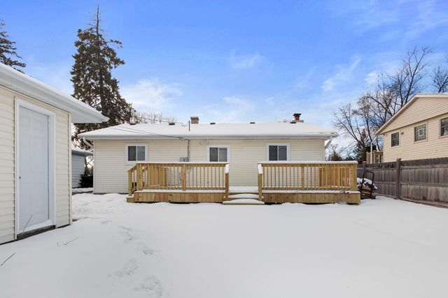 475 E Merle Lane, Wheeling, IL 60090