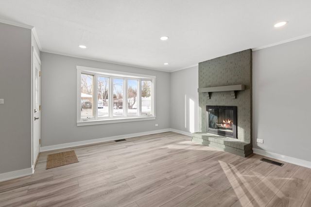 475 E Merle Lane, Wheeling, IL 60090