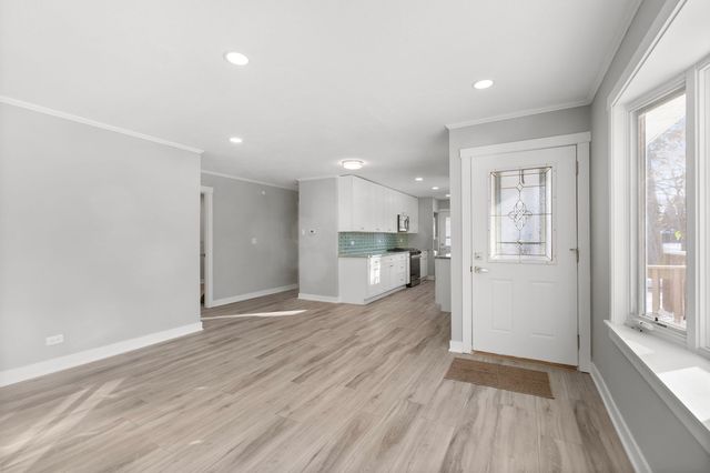 475 E Merle Lane, Wheeling, IL 60090