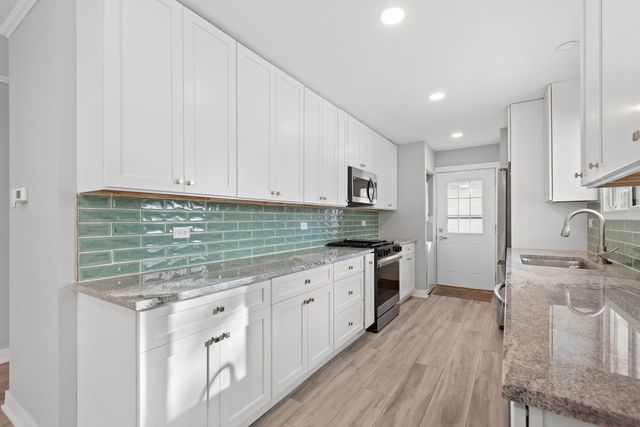 475 E Merle Lane, Wheeling, IL 60090