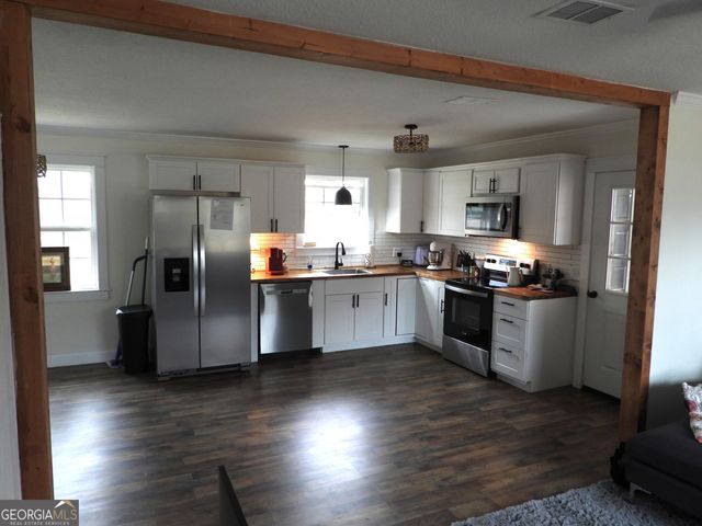 121 Beaver Drive, Blackshear, GA 31516