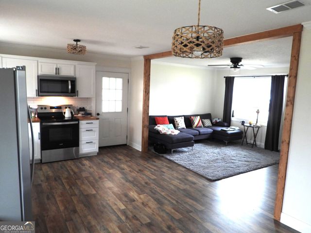 121 Beaver Drive, Blackshear, GA 31516