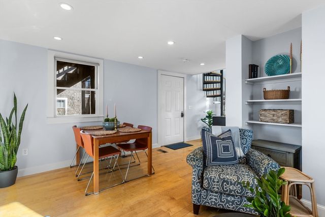 49 Bradford St 9, Provincetown, MA 02657