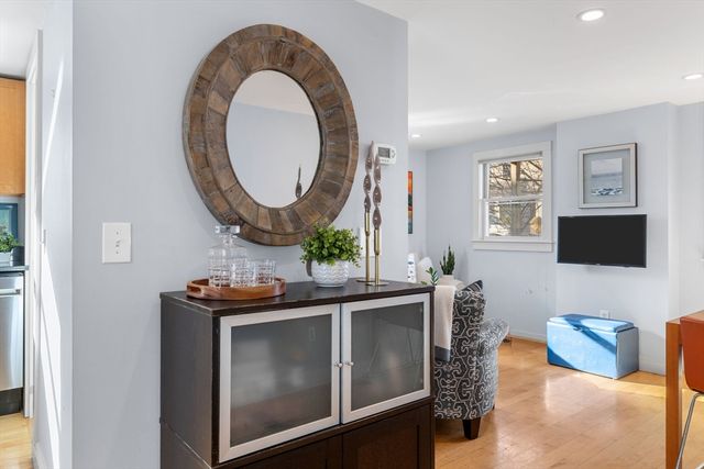 49 Bradford St 9, Provincetown, MA 02657