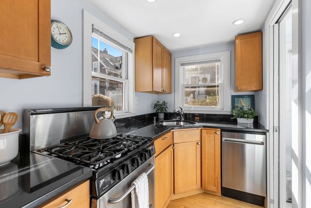 49 Bradford St 9, Provincetown, MA 02657