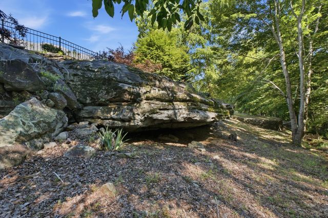 1019 Sandstone Terrace, Soddy Daisy, TN 37379