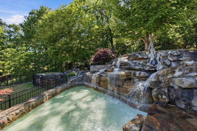 1019 Sandstone Terrace, Soddy Daisy, TN 37379