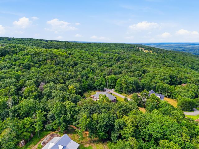 1019 Sandstone Terrace, Soddy Daisy, TN 37379