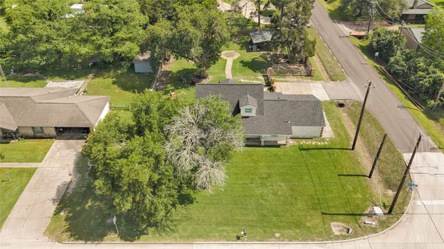 1500 Massey Tompkins Road, Baytown, TX 77521