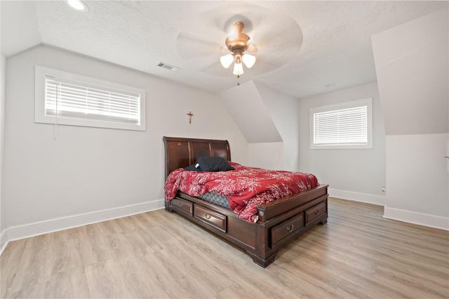 1500 Massey Tompkins Road, Baytown, TX 77521