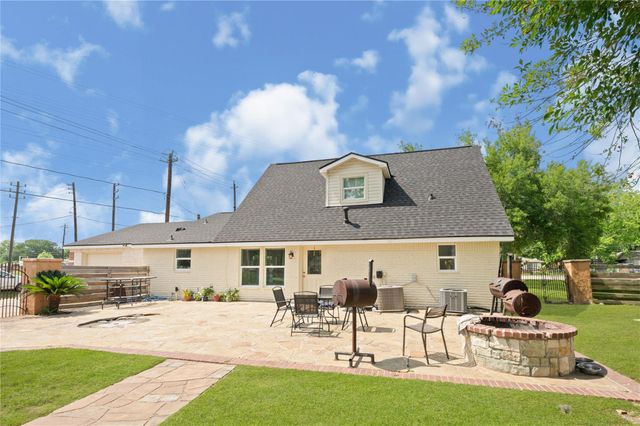 1500 Massey Tompkins Road, Baytown, TX 77521