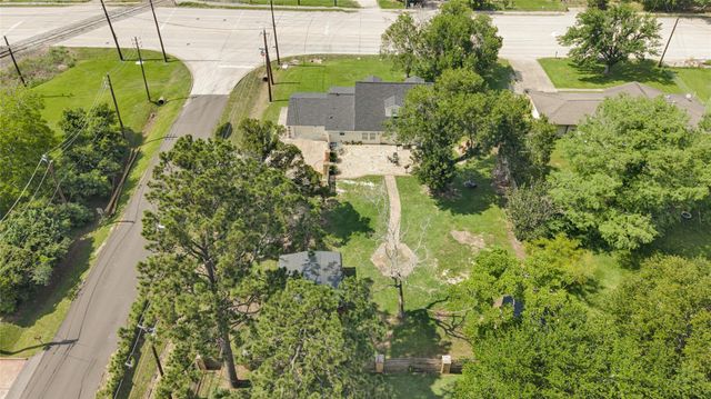 1500 Massey Tompkins Road, Baytown, TX 77521
