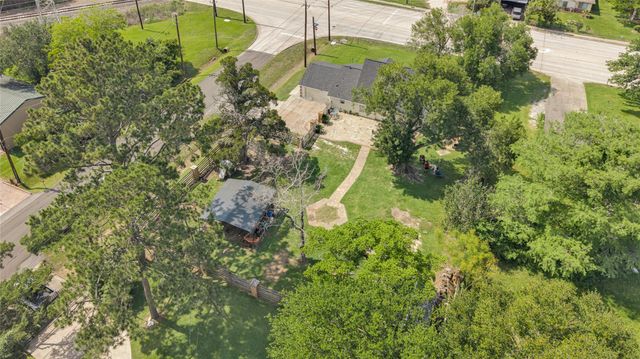 1500 Massey Tompkins Road, Baytown, TX 77521