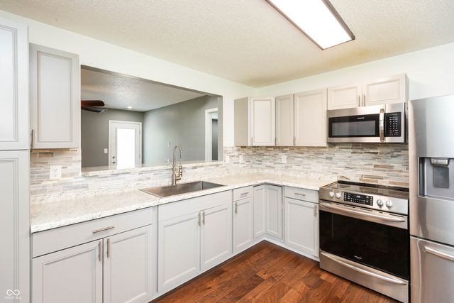 6714 Larkwood Court, Indianapolis, IN 46241