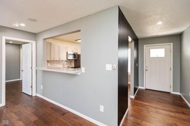 6714 Larkwood Court, Indianapolis, IN 46241