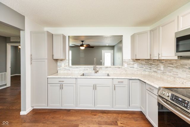 6714 Larkwood Court, Indianapolis, IN 46241