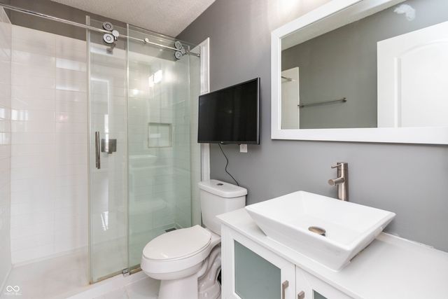 6714 Larkwood Court, Indianapolis, IN 46241