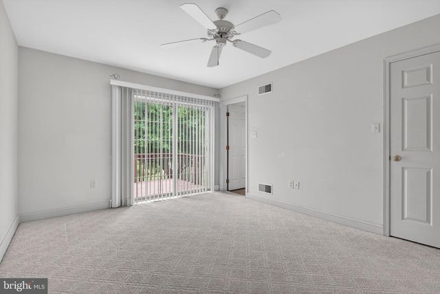 407 COBBLESTONE LN, Lancaster, PA 17601