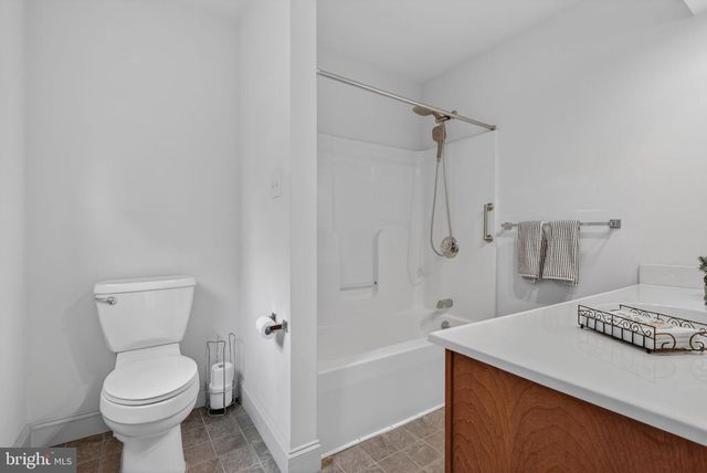407 COBBLESTONE LN, Lancaster, PA 17601