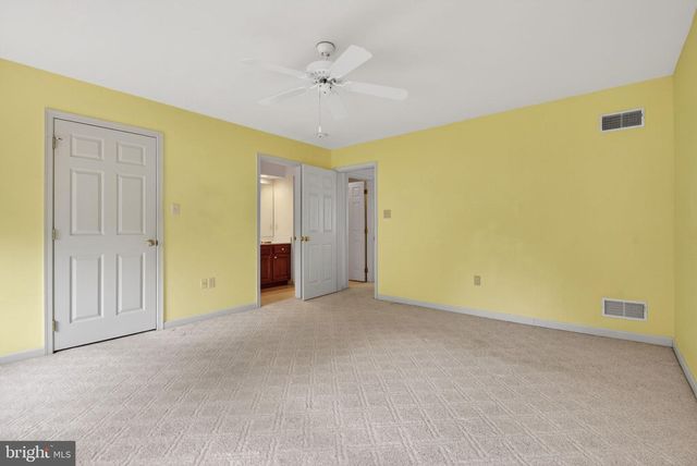407 COBBLESTONE LN, Lancaster, PA 17601