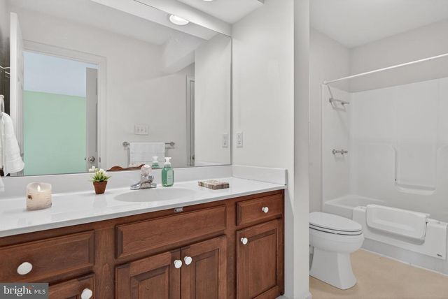 407 COBBLESTONE LN, Lancaster, PA 17601