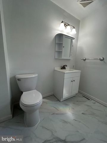 889 N LECOUNT ST, Philadelphia, PA 19130