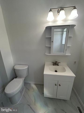 889 N LECOUNT ST, Philadelphia, PA 19130