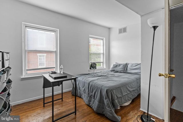 889 N LECOUNT ST, Philadelphia, PA 19130