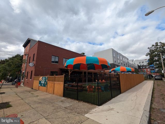 889 N LECOUNT ST, Philadelphia, PA 19130