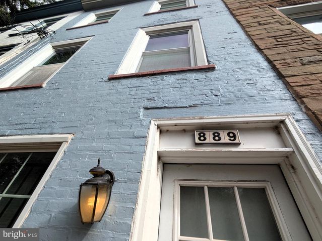 889 N LECOUNT ST, Philadelphia, PA 19130