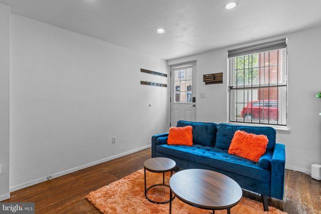 889 N LECOUNT ST, Philadelphia, PA 19130