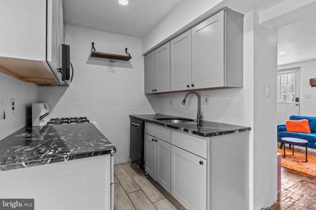 889 N LECOUNT ST, Philadelphia, PA 19130