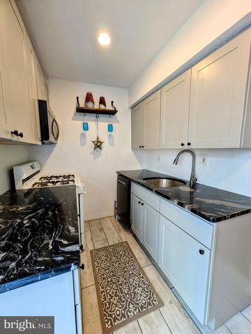 889 N LECOUNT ST, Philadelphia, PA 19130