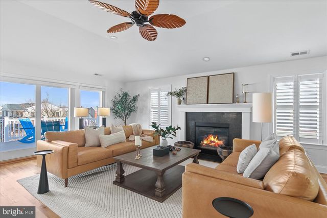 7 W ESSEX ST, Fenwick Island, DE 19944