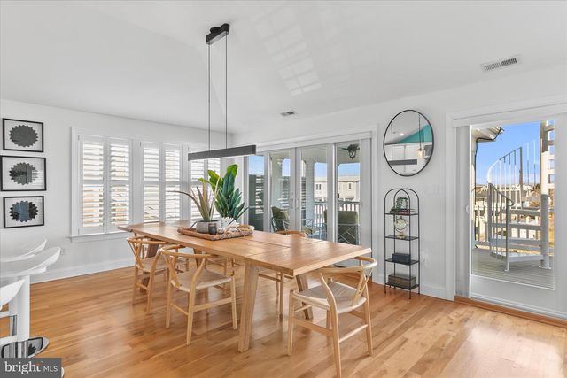 7 W ESSEX ST, Fenwick Island, DE 19944