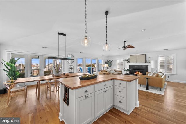 7 W ESSEX ST, Fenwick Island, DE 19944