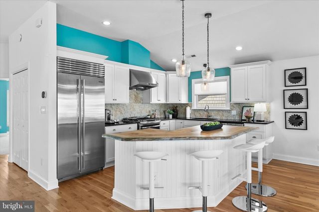 7 W ESSEX ST, Fenwick Island, DE 19944