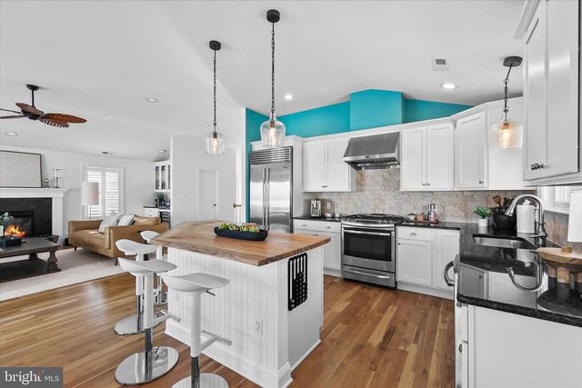 7 W ESSEX ST, Fenwick Island, DE 19944