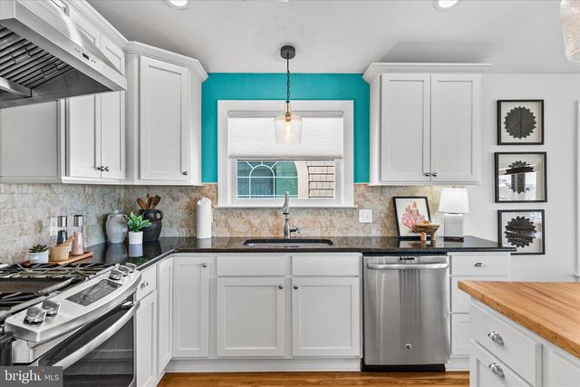 7 W ESSEX ST, Fenwick Island, DE 19944