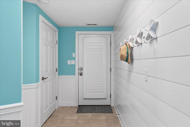 7 W ESSEX ST, Fenwick Island, DE 19944