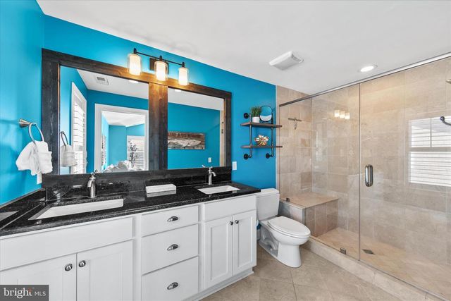 7 W ESSEX ST, Fenwick Island, DE 19944