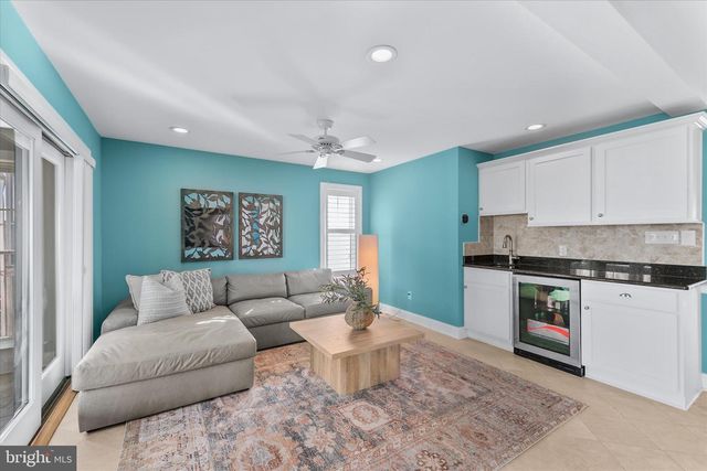 7 W ESSEX ST, Fenwick Island, DE 19944