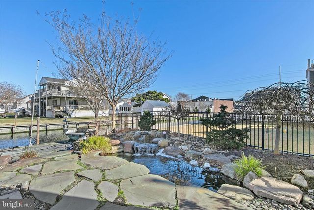 7 W ESSEX ST, Fenwick Island, DE 19944