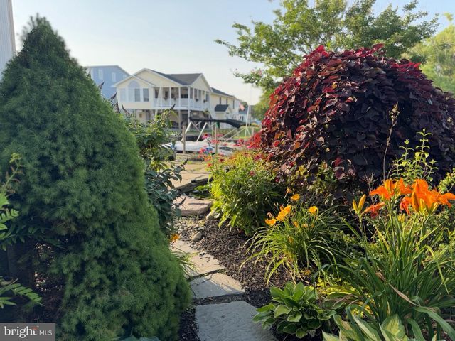 7 W ESSEX ST, Fenwick Island, DE 19944