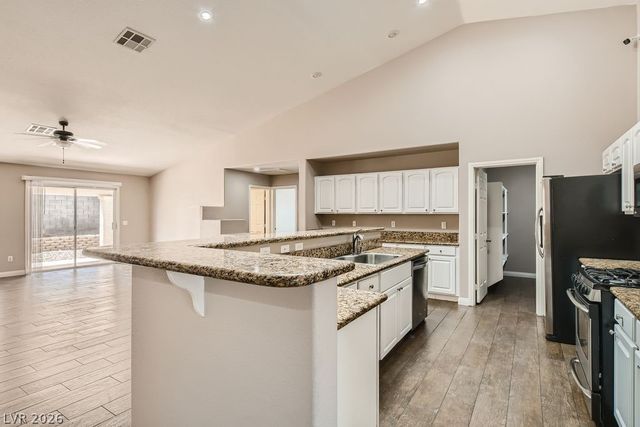 8909 Big Plantation Avenue, Las Vegas, NV 89143