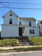 208 W Burgess Street, Elizabeth City, NC 27909