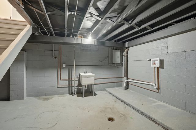 4800 Adams Street, Gary, IN 46408