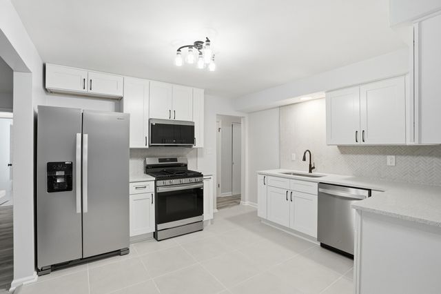 4800 Adams Street, Gary, IN 46408