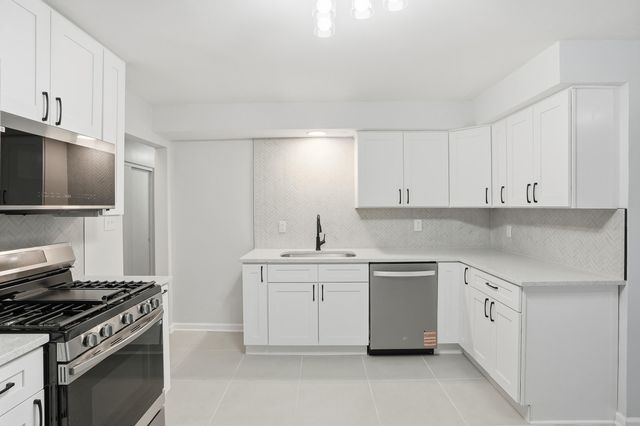 4800 Adams Street, Gary, IN 46408