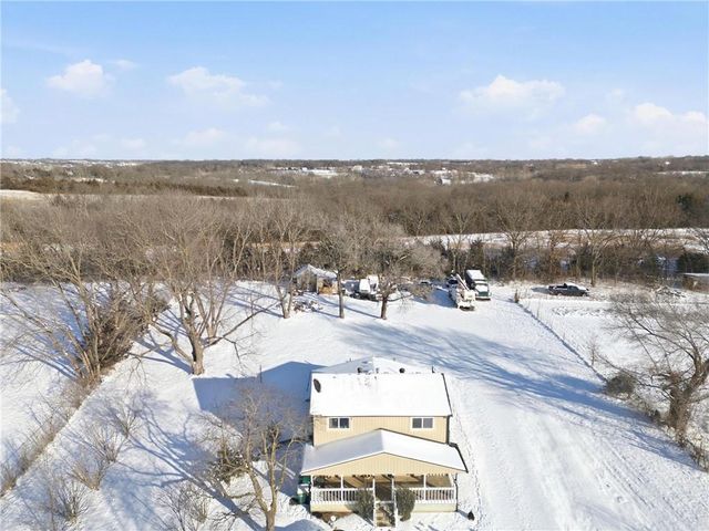 705 N 141st Street, Bonner Springs, KS 66012